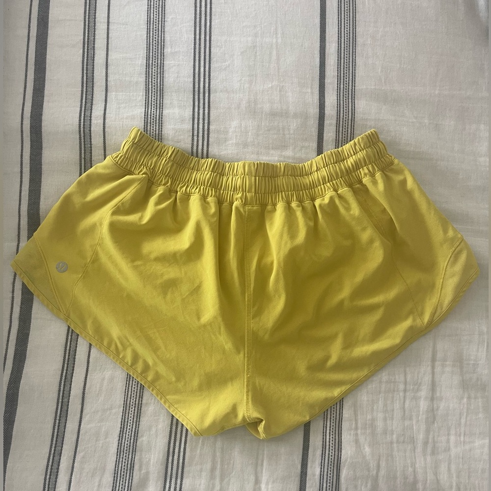 Lululemon Hotty Hot shorts 2.5”
